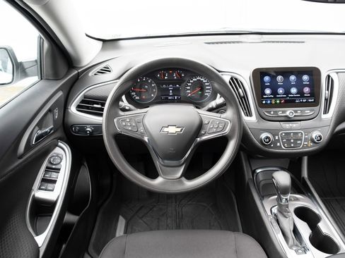 Used 2024 Chevrolet Malibu LT w/ LPO, Floor Liner Package FWD image 2