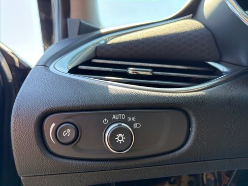 Used 2018 Chevrolet Malibu LT FWD image 22