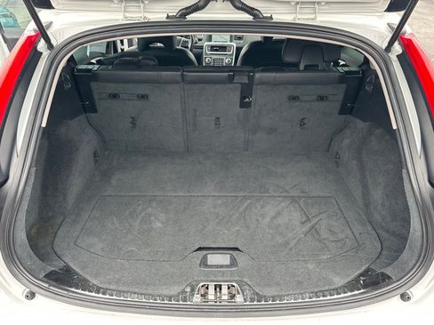 Used 2015 Volvo V60 T5 Premier image 16