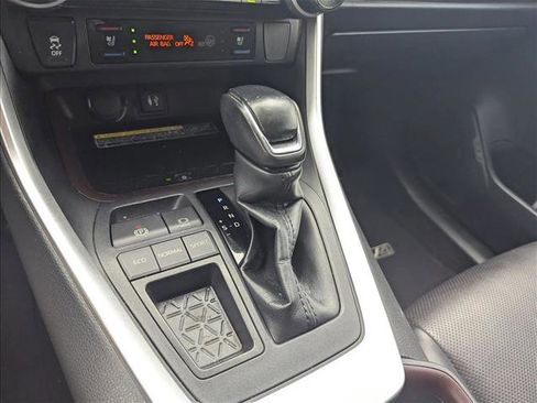 Used 2019 Toyota RAV4 Limited w/ Advanced Technology Package FWD image 12
