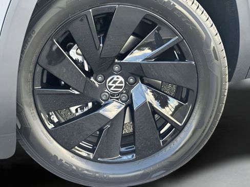 New 2026 Volkswagen Atlas SE image 10