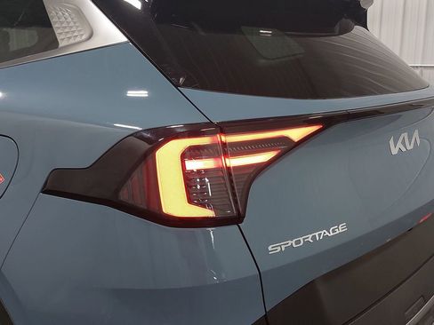 New 2026 Kia Sportage EX image 35