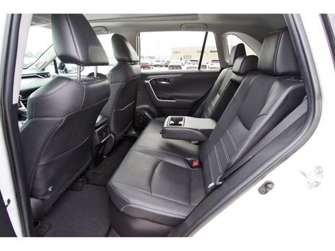 Used 2021 Toyota RAV4 Limited image 10