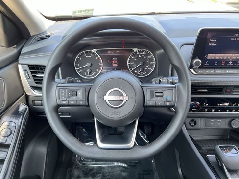 Used 2024 Nissan Rogue SV AWD/4WD image 26