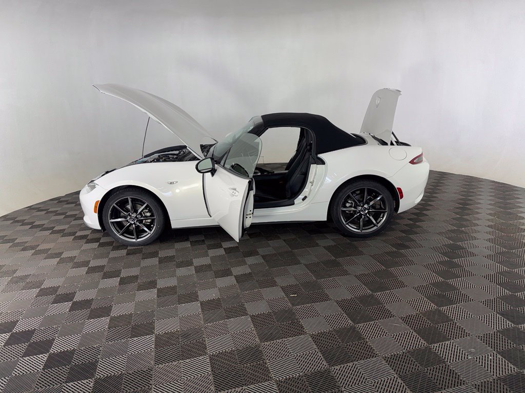 Used 2017 MAZDA MX-5 Miata Grand Touring RWD image 14