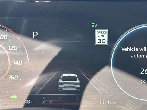 Used 2022 Hyundai Elantra Limited image 26