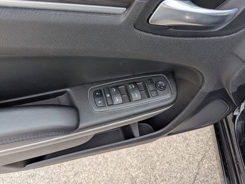 Used 2022 Chrysler 300 Touring image 19