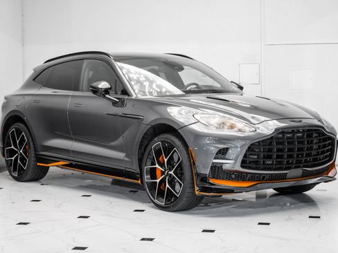 Used 2025 Aston Martin DBX 707 image 1