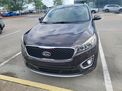 Used 2018 Kia Sorento EX w/ EX Advanced Touring Package image 2