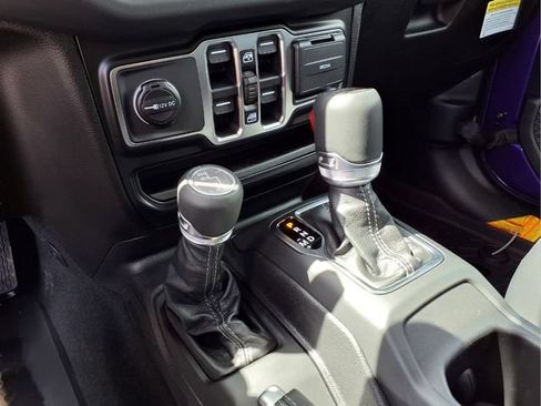 New 2026 Jeep Gladiator Sport AWD/4WD image 20