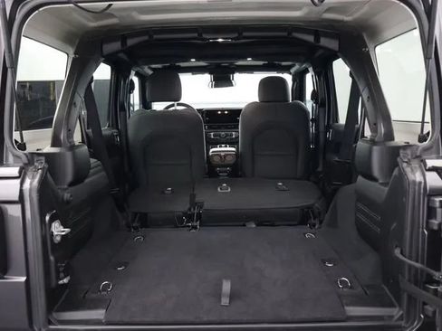 Used 2025 Jeep Wrangler Unlimited Sahara AWD/4WD image 16