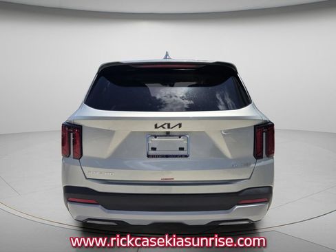 Used 2026 Kia Sorento LX FWD image 6