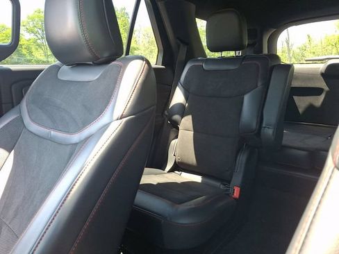Used 2025 Ford Explorer ST AWD/4WD image 16