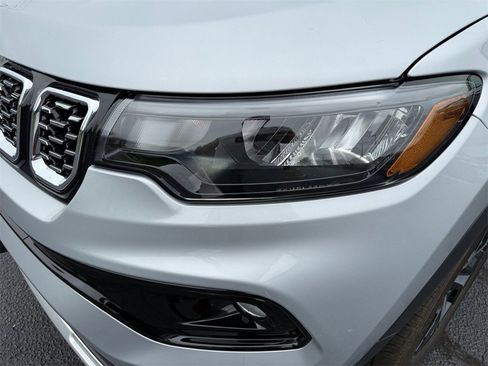 Used 2024 Jeep Compass Limited image 24