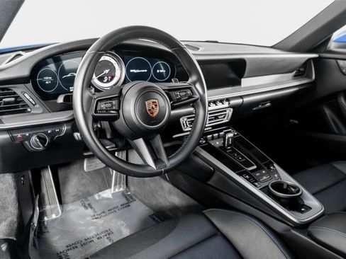 Used 2022 Porsche 911 Carrera image 2