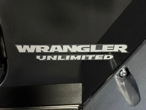 Used 2009 Jeep Wrangler Unlimited Rubicon w/ Trailer Tow Group AWD/4WD image 11