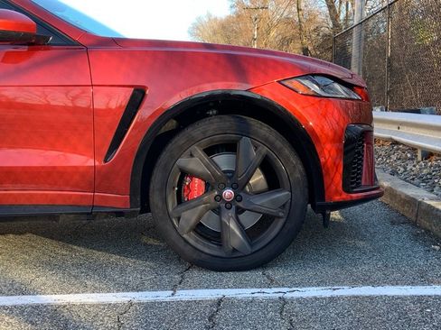 Certified 2022 Jaguar F-PACE SVR image 9