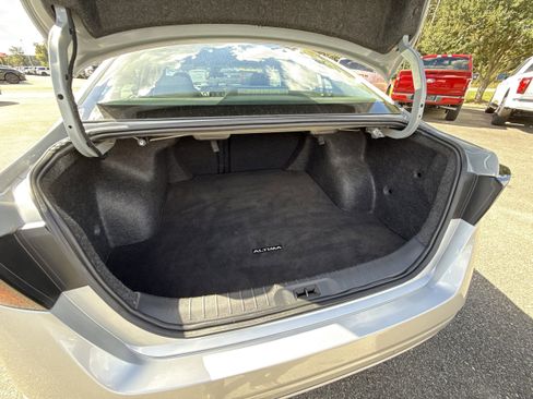 Used 2024 Nissan Altima 2.5 SV image 23