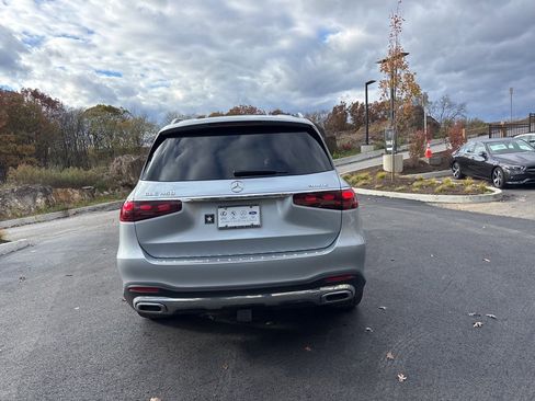 Used 2025 Mercedes-Benz GLS 450 4MATIC image 6