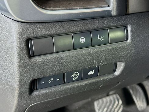 Used 2023 Nissan Rogue Platinum w/ Platinum Premium Package image 11