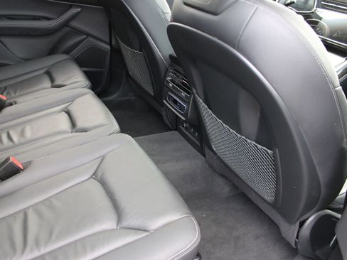 Certified 2025 Audi Q7 2.0T Premium Plus image 52