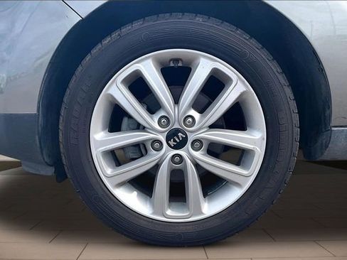 Used 2019 Kia Soul + FWD image 9