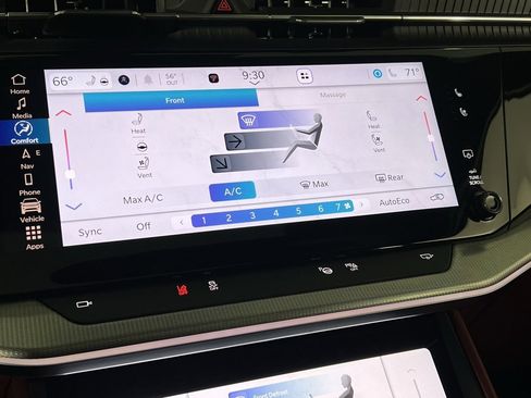 Used 2024 Jeep Wagoneer Launch Edition image 18