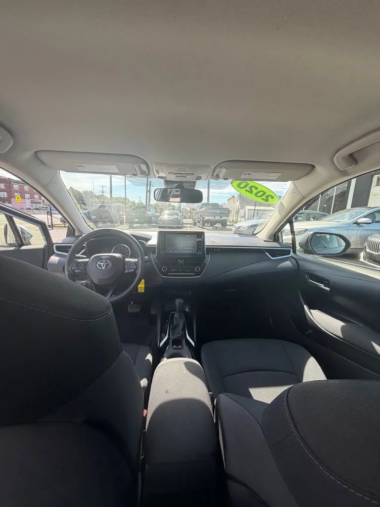 Used 2020 Toyota Corolla LE FWD image 21