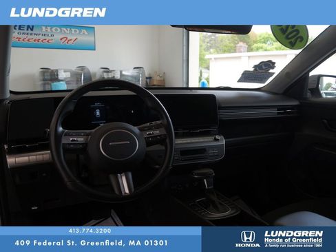 Used 2025 Hyundai Kona SEL AWD/4WD image 17