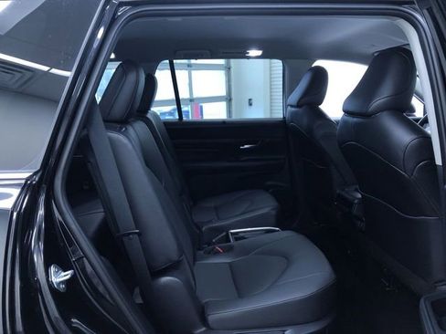 Certified 2025 Toyota Grand Highlander AWD image 23