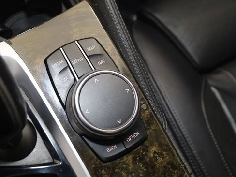 Used 2018 BMW M550i xDrive AWD/4WD image 30
