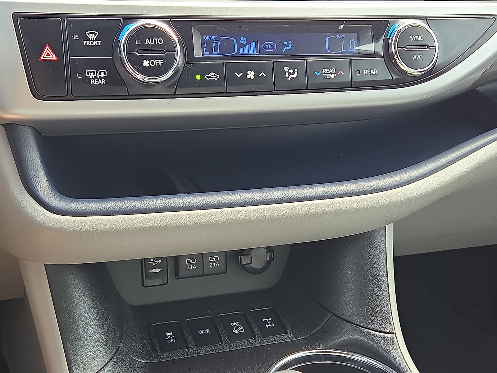 Used 2018 Toyota Highlander Limited Platinum AWD/4WD image 21