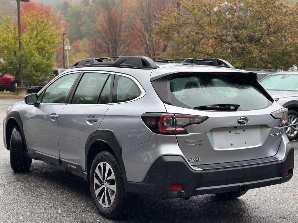 Used 2023 Subaru Outback AWD/4WD image 3