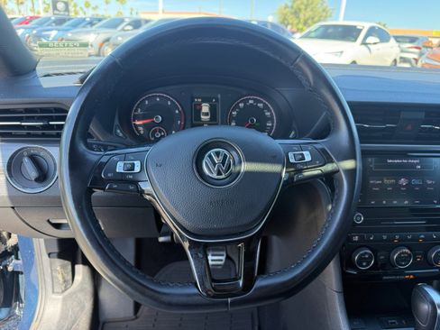 Used 2021 Volkswagen Passat 2.0T R-Line image 13