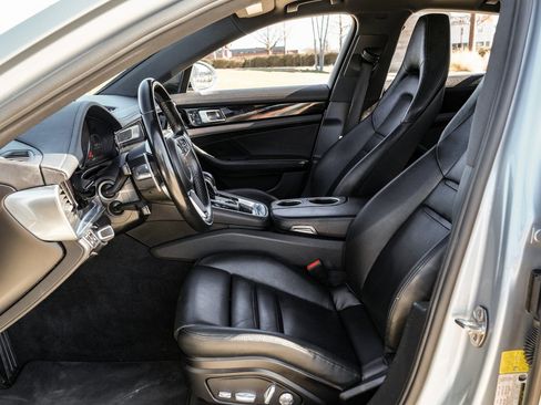 Used 2018 Porsche Panamera 4 AWD/4WD image 7