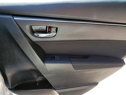 Used 2017 Toyota Corolla LE image 16