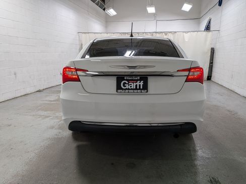 Used 2014 Chrysler 200 LX FWD image 8