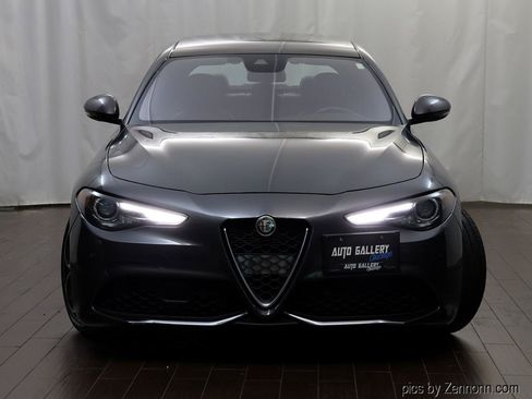 Used 2022 Alfa Romeo Giulia Ti AWD/4WD image 5