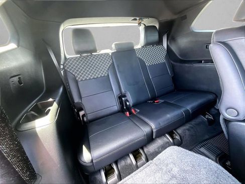 Used 2024 GMC Acadia Denali w/ Super Cruise Package FWD image 30