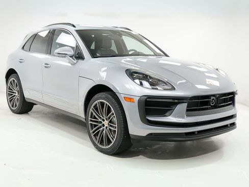 New 2026 Porsche Macan image 8