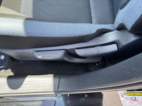 Used 2025 Nissan Versa SV FWD image 22