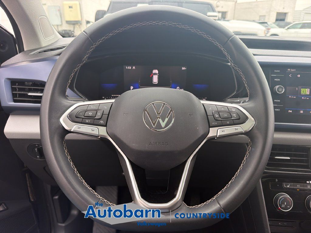 Certified 2023 Volkswagen Taos SE w/ Panoramic Sunroof Package AWD/4WD image 11