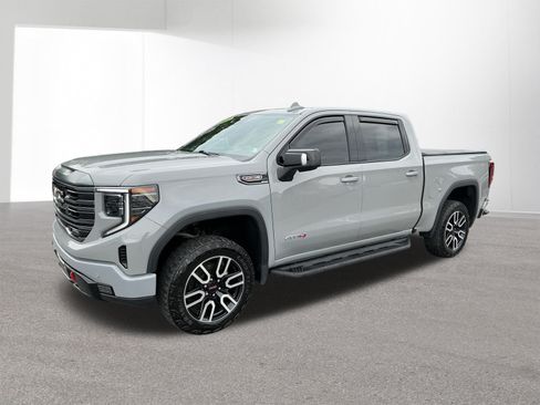 Used 2024 GMC Sierra 1500 AT4 w/ Technology Package AWD/4WD image 7