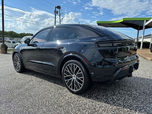 Used 2024 Porsche Macan Turbo Electric AWD/4WD image 4