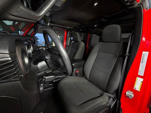 Used 2018 Jeep Wrangler Unlimited Sport image 25