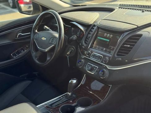 Used 2014 Chevrolet Impala LT w/ Convenience Package image 11