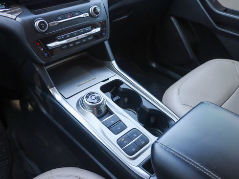 Used 2020 Ford Explorer Limited RWD image 43