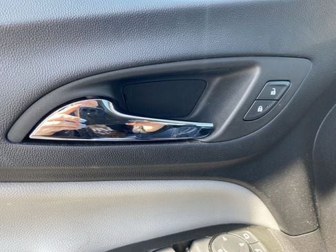 Used 2024 Chevrolet Equinox LT image 39