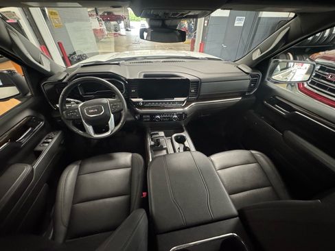 Used 2023 GMC Sierra 1500 Elevation w/ Elevation Premium Package AWD/4WD image 16