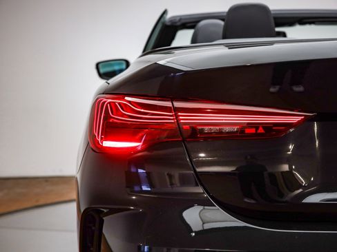 Used 2025 BMW 430i Convertible w/ M Sport Package image 10